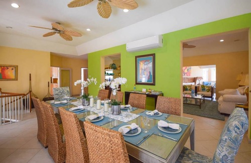 Marine Gardens House | House ∙ 6 bedrooms ∙ 13 guests