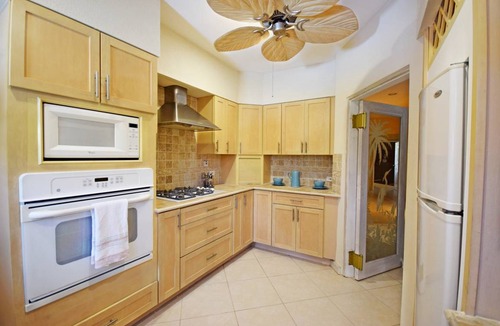 Marine Gardens House | House ∙ 6 bedrooms ∙ 13 guests