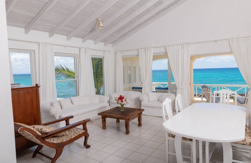 Silver Sands Apartment | House Sunset Upstairs over looking Silver Sands Beach