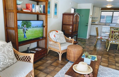 Garrison Historic Area Condo | Ideally located Two Bedroom Apartment close to beach