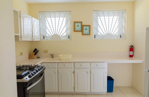 Silver Sands Apartment | Inchcape Seaside Villas right on Silver Sands Beach - Garden Apartment