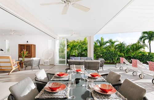 Merlin Bay Villa | Incredible villa, beach club access - Whitehaven