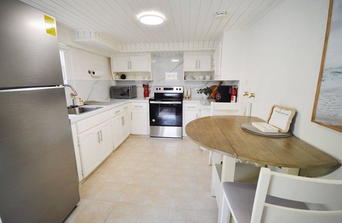Saint Peter Parish Apartment | Island Bajan 1-bedroom apartment 15 minutes walk to the beach