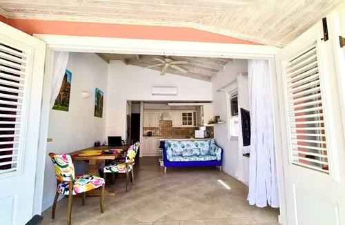 Little Battaleys House | Kings Beach Village is close to Mullins Beach and a fantastic location on the west coast
