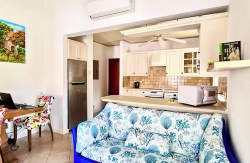 Little Battaleys House | Kings Beach Village is close to Mullins Beach and a fantastic location on the west coast