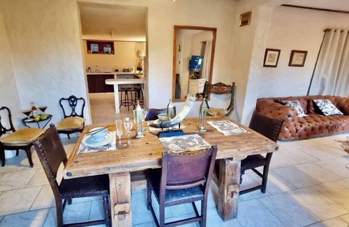 Halcyon Heights House | Large 2-bedroom apartment Excellent Location. Private