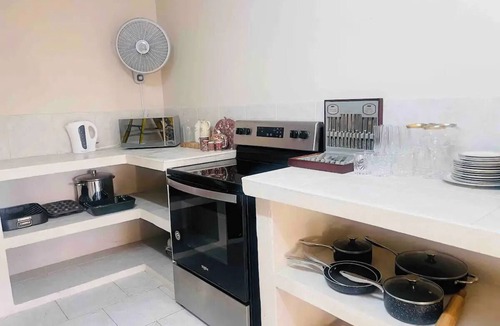 Halcyon Heights House | Large 2-bedroom apartment Excellent Location. Private