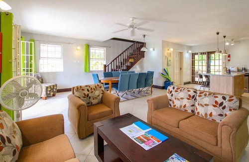 Speightstown House | Large Family Friendly Home with Pool Just 2 mins from Beach - Chindwin