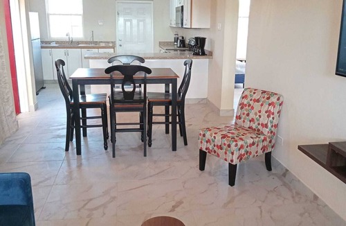 Enterprise House | LD Coastal Apartment #1 - 2BR near to Miami Beach & tourist attraction Oistins.