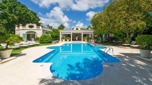 Little Battaleys Villa | Leamington Estate villa