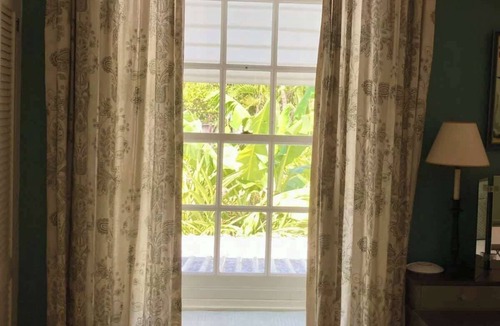 Little Battaleys Villa | Leamington House 5BR