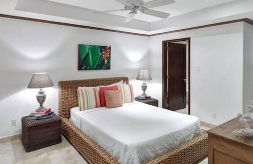 Old Trees Bay House | Life's a Beach by The Villa Life
