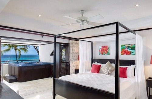 Old Trees Bay House | Life's a Beach by The Villa Life