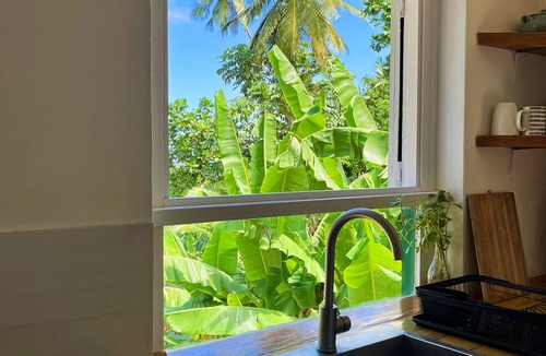 Hill Crest Villa | Little Diamond Jungle Home, Panoramic Ocean Views, 2 Verandas &Tropical Garden