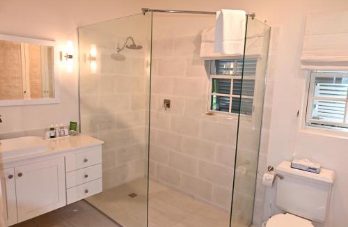 Clinketts Hotel | Little Good Harbour