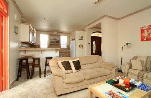 Silver Sands Apartment | Long Breeze Villa - Christ Church