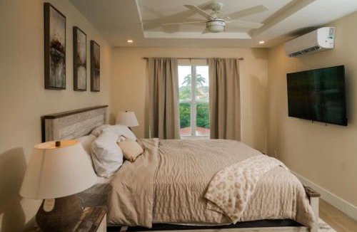 Little Battaleys Apartment | Lou Lou's Hideaway