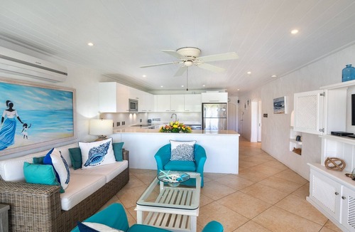 Porters Apartment | Lovely 2 Bedroom Apartment With Views Over The Pool & The Beach Just Steps Away