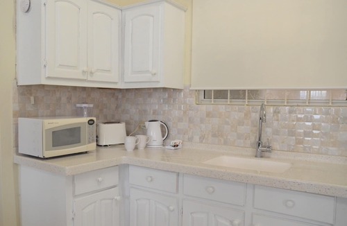 Douglas Apartment | Lovely 2 Bedroom Apartment for Rent - Free Wi-Fi - Near to Beach