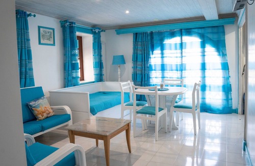 Douglas Apartment | Lovely beachside 1-bed rental unit SEAHORSE