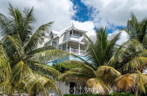 West Coast Apartment | Lower Camelot 1 Bedroom on the Beach