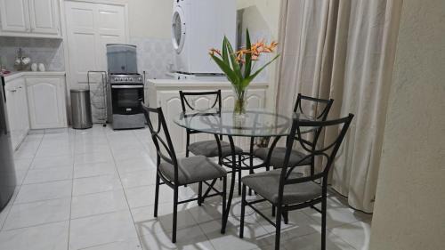 Regency Park Apartment | Lunar Apartments