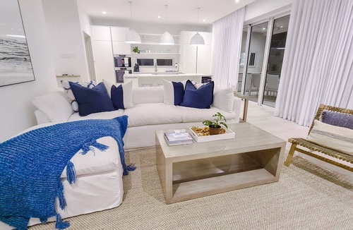 Porters Villa | Luxe Private Pool Villa in Porters Place, Exclusive Beach Club Access, Gym & BBQ