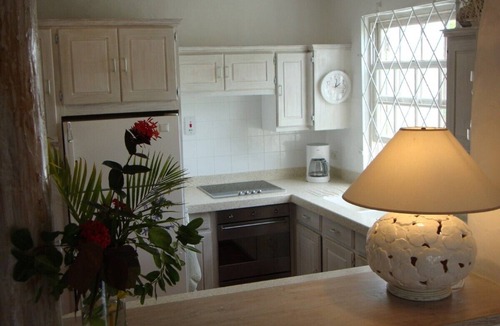 Mullins Apartment | Luxurious Private Apartment with pool 4 minutes walk to Mullins Beach West Coast