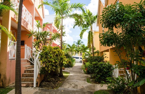 Fitts Village House | Luxurious self-catering villas available for short-term holiday rental