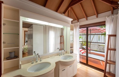 Porters House | Luxury 2 bed villa close to beach.