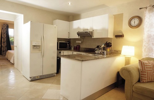 Weston Apartment | Luxury 3 Bed Apartment within Lantana Resort with Direct Pool Access