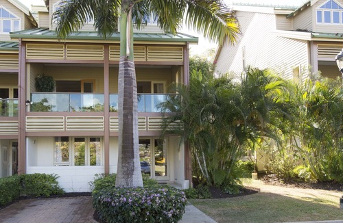 Halcyon Heights Villa | Luxury 3-Bed Villa, St James, near Beach & Gym
