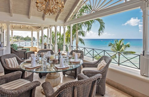 Schooner Bay Apartment | Luxury 3-bedroom beachfront penthouse
