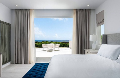 Merlin Bay House | Luxury 4BR Villa | Pool | Beach Club | West Coast