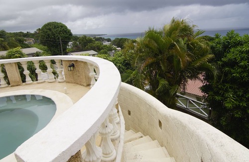 Checker Hall Villa | Luxury 5 BR villa near Beach- Breathtaking Coastal View, 2 pools, Wifi,A/C,staff