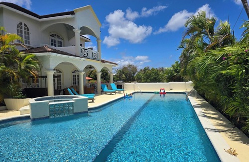 Paynes Bay House | Luxury 5BR/5BTH Villa - Pool. Near Sandy Lane Golf Course and Paynes Bay Beach