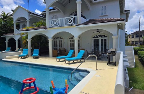 Paynes Bay House | Luxury 5BR/5BTH Villa - Pool. Near Sandy Lane Golf Course and Paynes Bay Beach