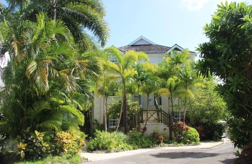 Mullins House | Luxury Beachfront Apartment