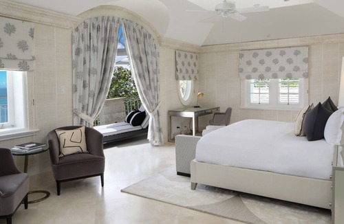 Old Trees Bay Villa | Luxury Beachfront Villa - Kiko (6 bed)