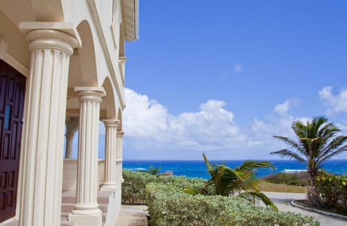 Ocean City Apartment | Luxury cliff apartment with fantastic pool and great sea views.