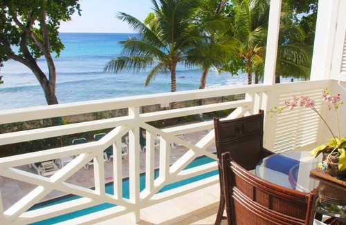 Old Trees Bay Condo | Luxury One Bedroom Beach Front Condo in Paynes Bay