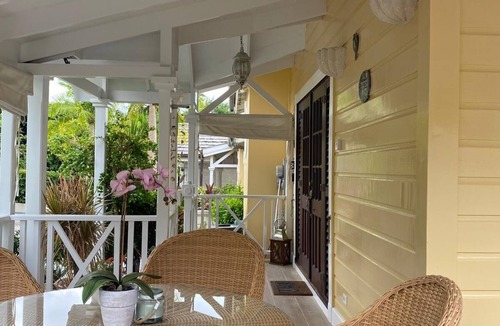 Porters Villa | Luxury Spacious Villa 4 min from the beach, private garden & pool Approved Villa