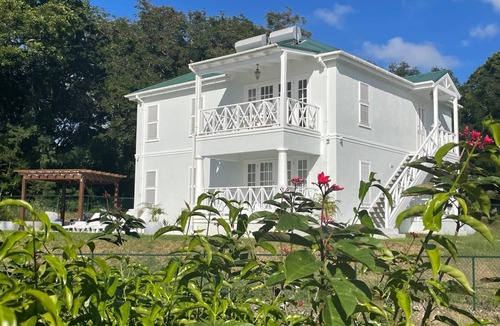 Mullins Apartment | Magnificent Apartment in walking distance to Mullins Beach