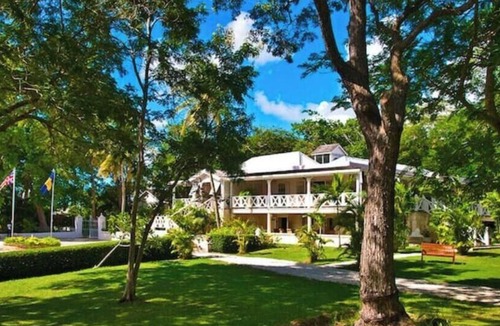 Ivy House | Magnificent Plantation house overlooking the sea