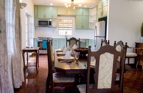 Rendezvous House | Mango Overboard Garden Retreat in the Heart of the South Coast