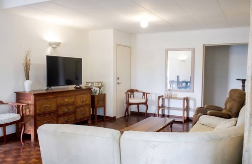 Rendezvous House | Mango Overboard Garden Retreat in the Heart of the South Coast