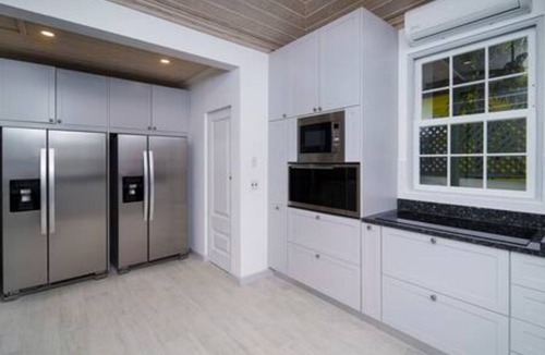 Merlin Bay House | Martangie at Reeds Bay by Young Estates