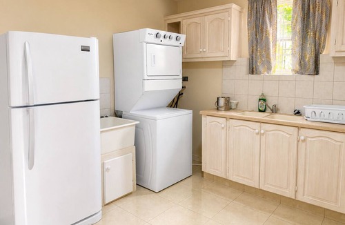 Oistins Apartment | Maxwell Beach Escape 3-Three Bedroom Beachfront Apartment with Resort Access