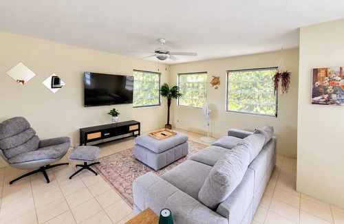 Blue Waters Apartment | Modern 2 bed 2 bath home away from home perfectly located for visitors