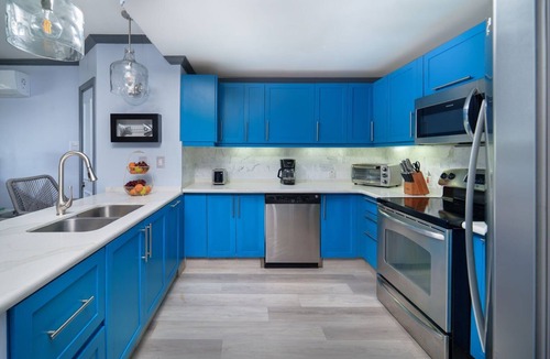 Dover Apartment | Modern Beachfront Condo with Pool - Sapphire 203